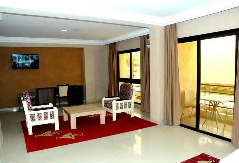 سوییت, Al Madina
