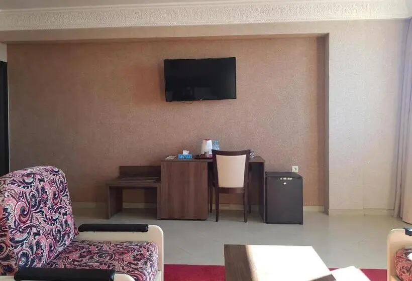 سوییت, Al Madina