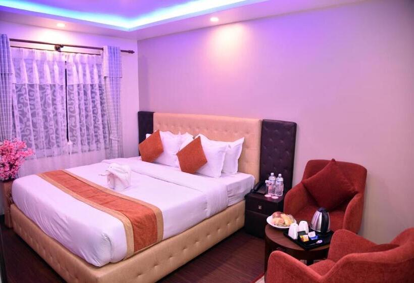 Quarto superior, Marinha Airport