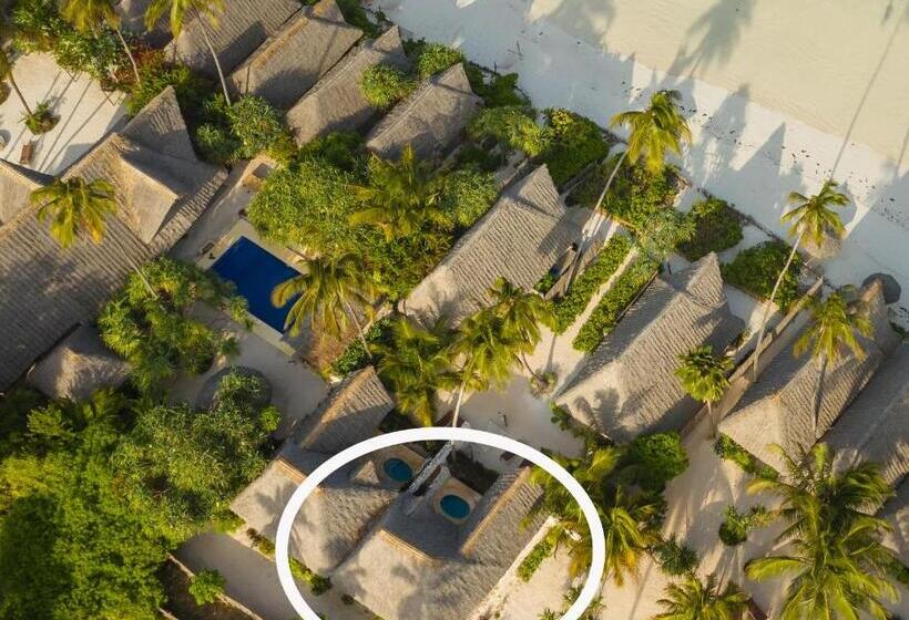 بنجلو قياسى مطل على البحر, Zanzibar Sunrise At Bandas