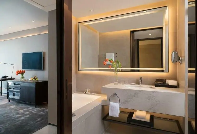 Perhehuone, Carlton Hotel Bangkok Sukhumvit