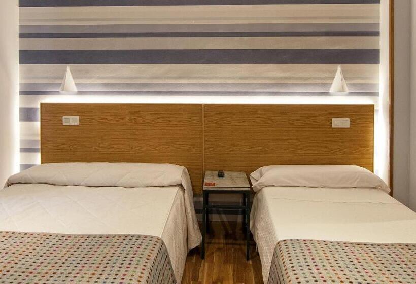 غرفة قياسية ثلاثية, Hostal Bezana