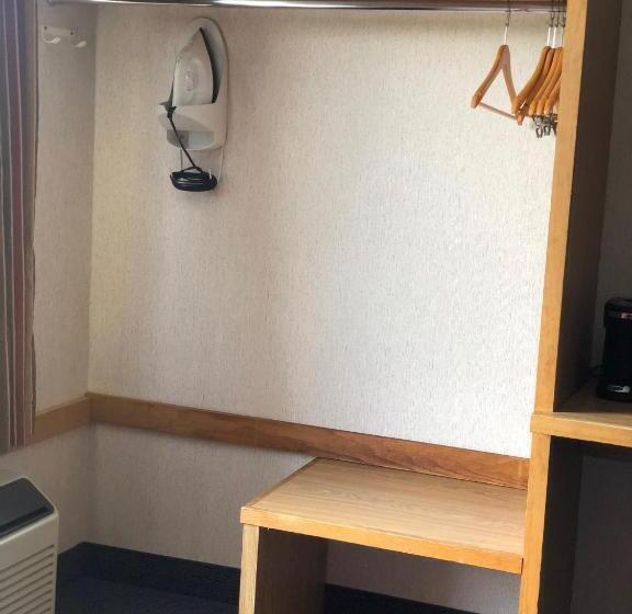 스탠다드 룸, Airport Lodging Pittsburgh Airport