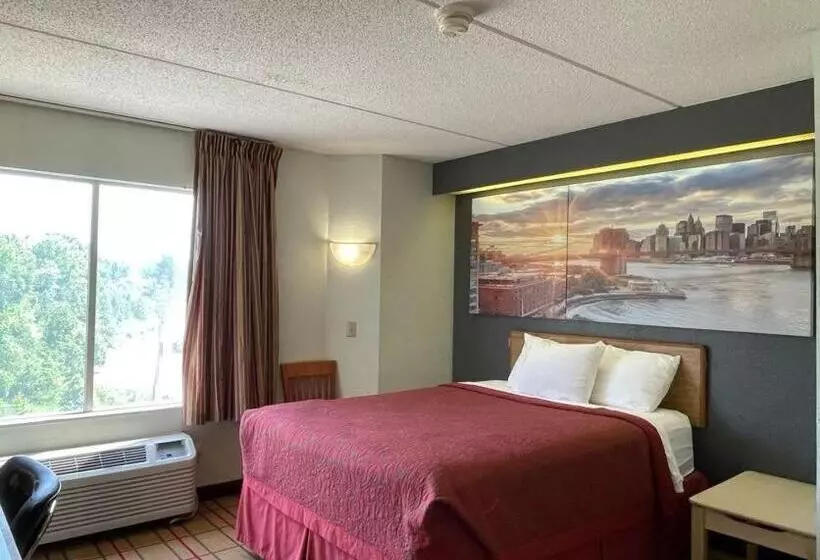 クイーンサイズベッドのスタンダードルーム, Airport Lodging Pittsburgh Airport