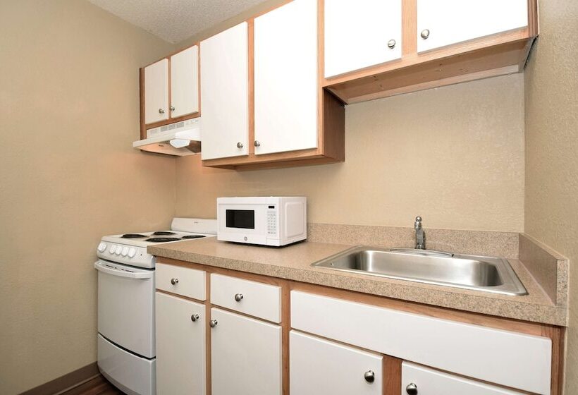 Студия Deluxe, Extended Stay America Suites  Raleigh  Cary  Harrison Ave