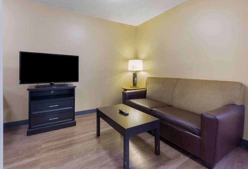 استودیوی لوکس, Extended Stay America Suites  Raleigh  Cary  Harrison Ave
