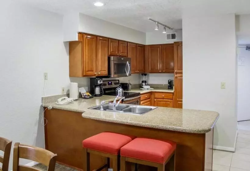 سوئیت 2 خوابه, Hilton Vacation Club Polynesian Isles Kissimmee