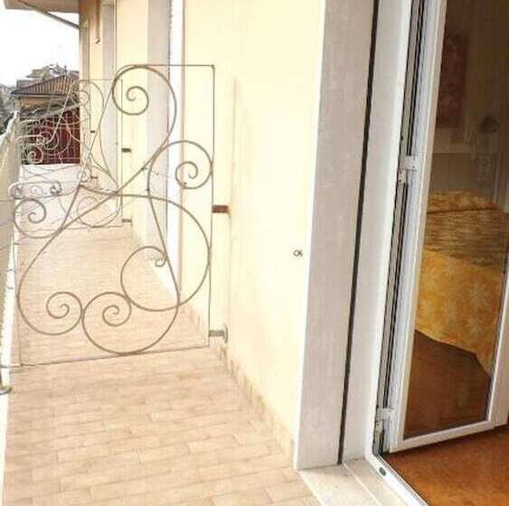 اتاق استاندارد یک نفره, Alga