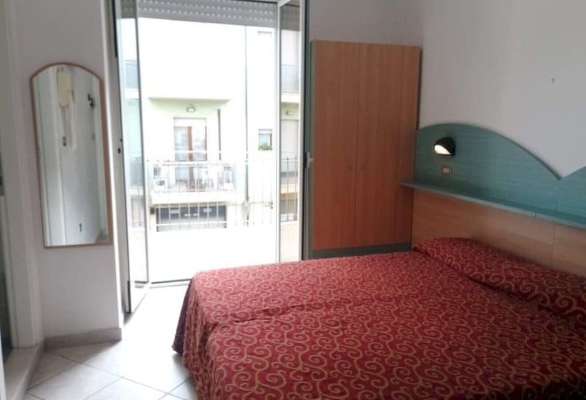 Economy Triple Room, Alga