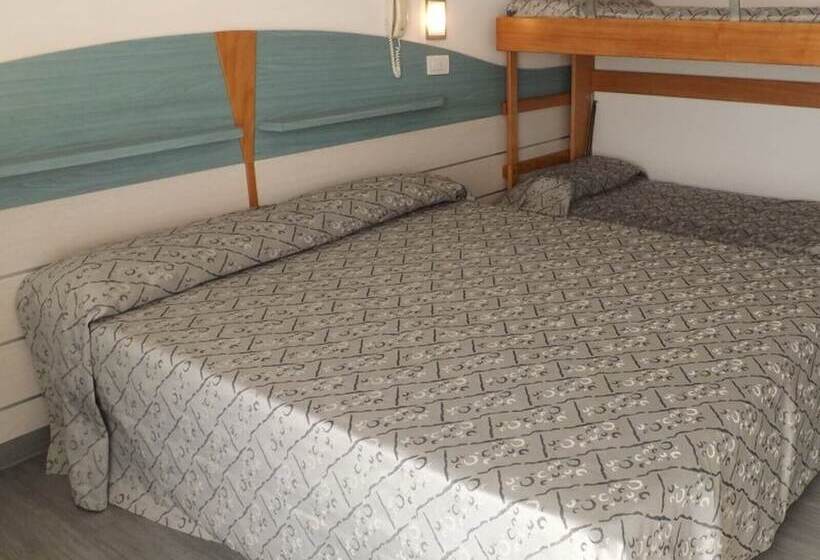 Economy Quadruple Room, Alga