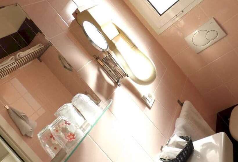 اتاق استاندارد سه نفره, Alga