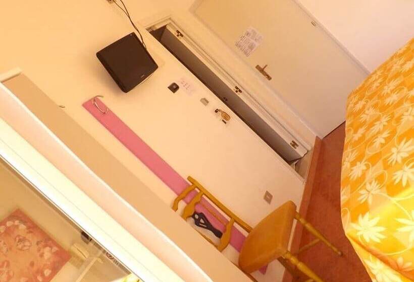 Economy Quadruple Room, Alga