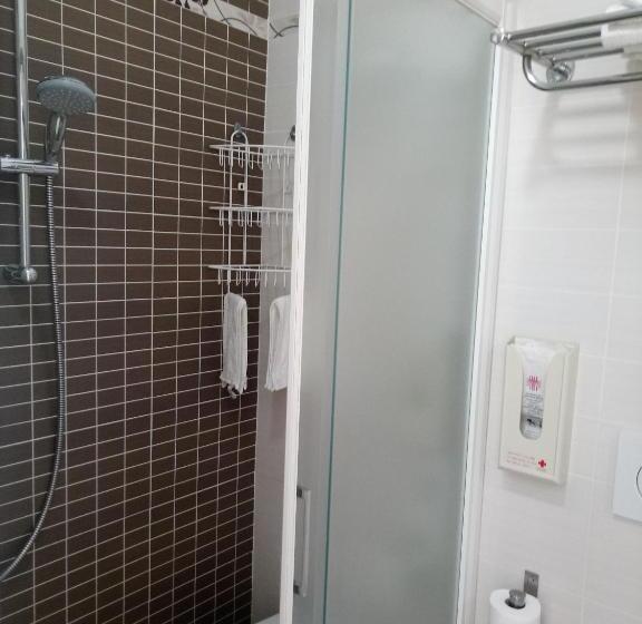 Economy Quadruple Room, Alga