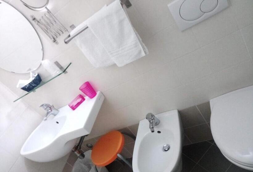 اتاق استاندارد چهار تخته, Alga