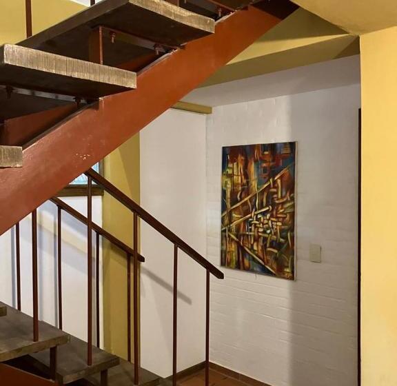 خانه 3 خوابه, Shai Shai Hue