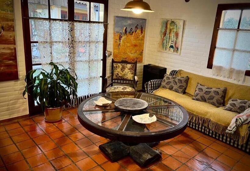 خانه 3 خوابه, Shai Shai Hue