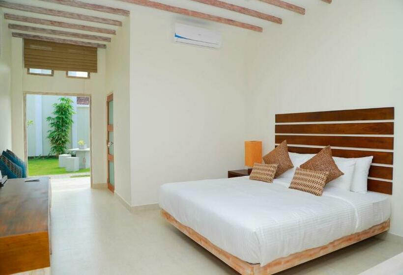 Номер Deluxe Вид на Бассейн, Cloud 9 Negombo