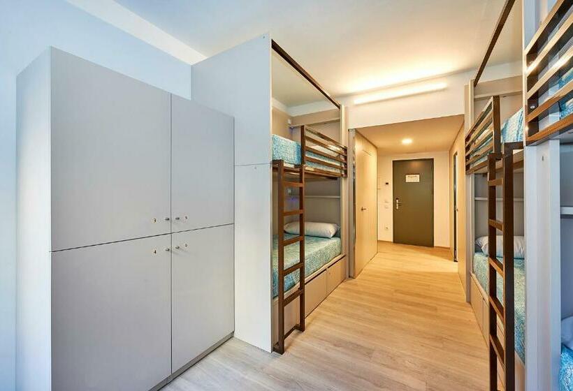 غرفة عائلية, Alberg Abat Oliba