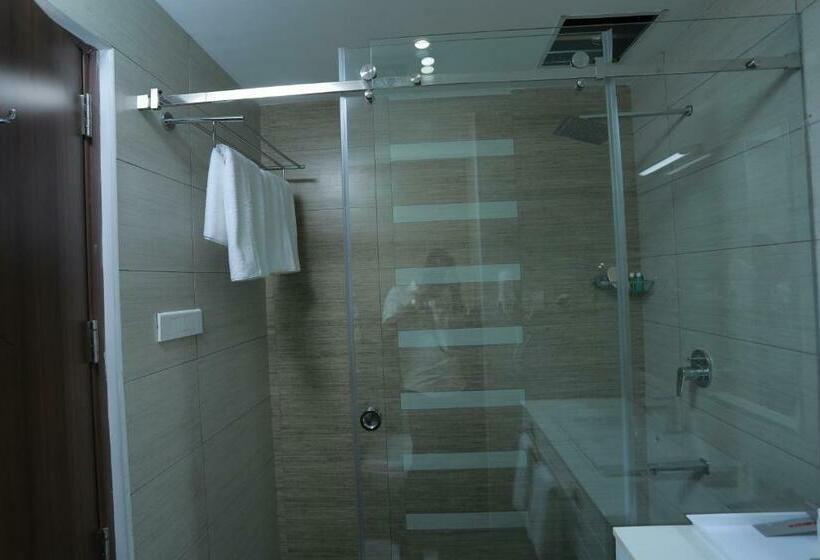 디럭스 스위트, Mareena