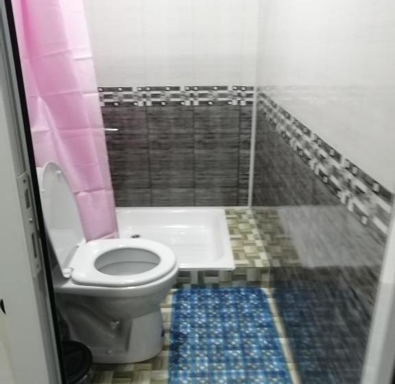 家庭间, Aziz