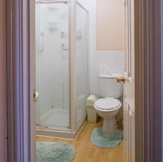 اتاق استاندارد, The Tudor Lodge