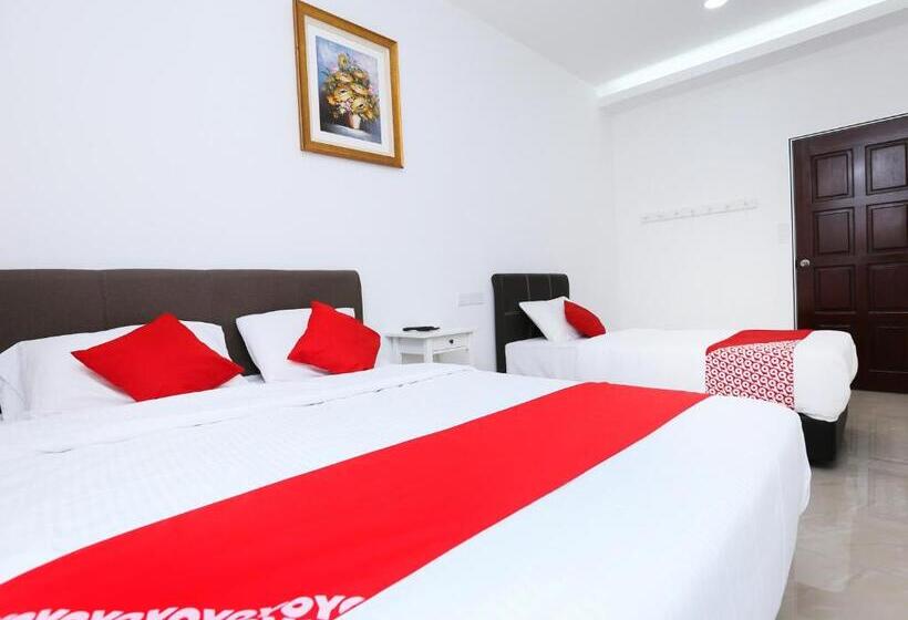 豪华三人间, Oyo 89772 Roselyn Inn