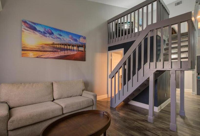 מיטת קינג בסוויטה, Clarion Pointe Tampa Brandon Near Fairgrounds And Casino