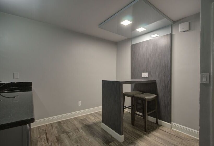 סוויטה, Clarion Pointe Tampa Brandon Near Fairgrounds And Casino