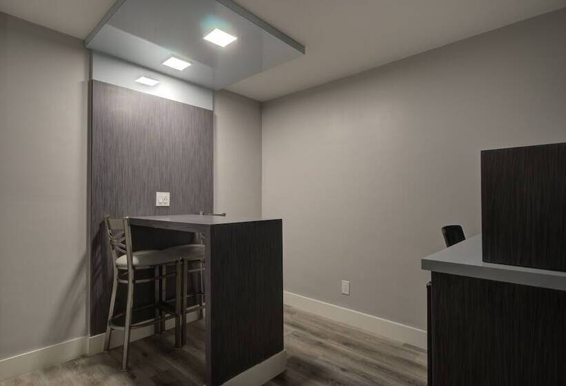 סוויטה, Clarion Pointe Tampa Brandon Near Fairgrounds And Casino