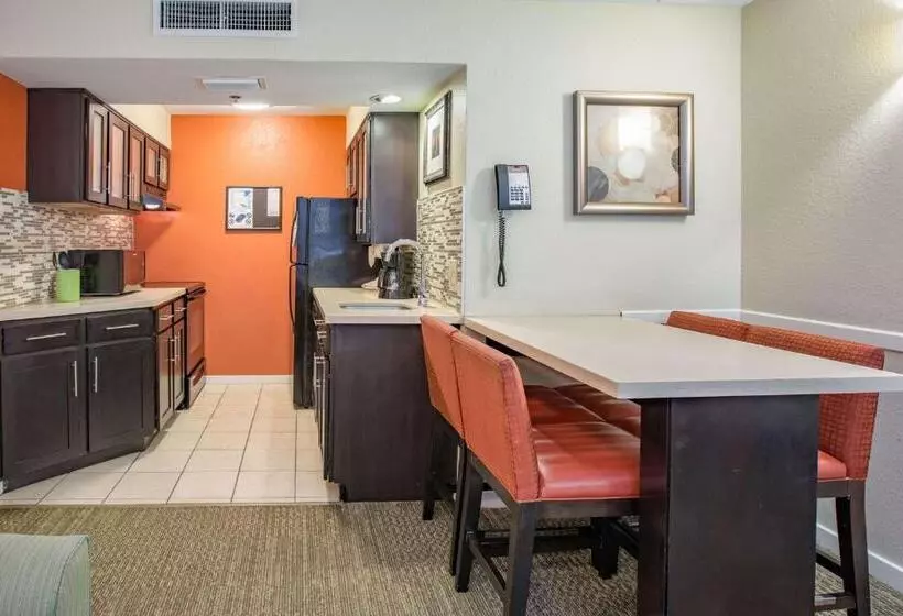 キングサイズベッドのスイートルーム, Sonesta Es Suites Orlando  Lake Buena Vista
