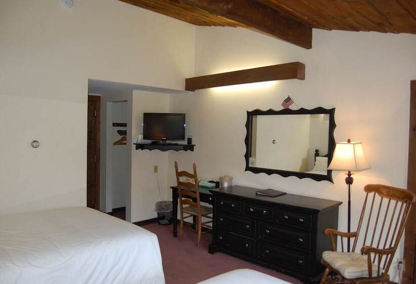 اتاق لوکس, Summit Lodge