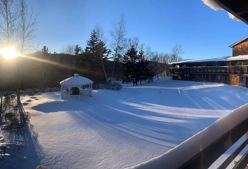 Номер Deluxe, Summit Lodge