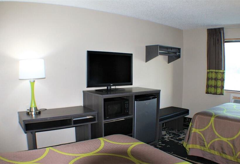 带2个双人床的标准工作室, Super 8 By Wyndham Greensboro/coliseum/conv