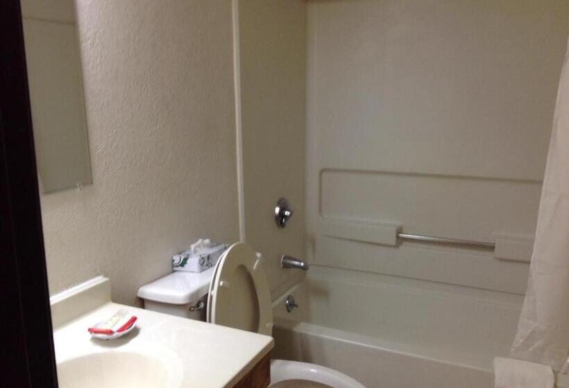 适合残疾人使用的标准间, Super 8 By Wyndham Greensboro/coliseum/conv