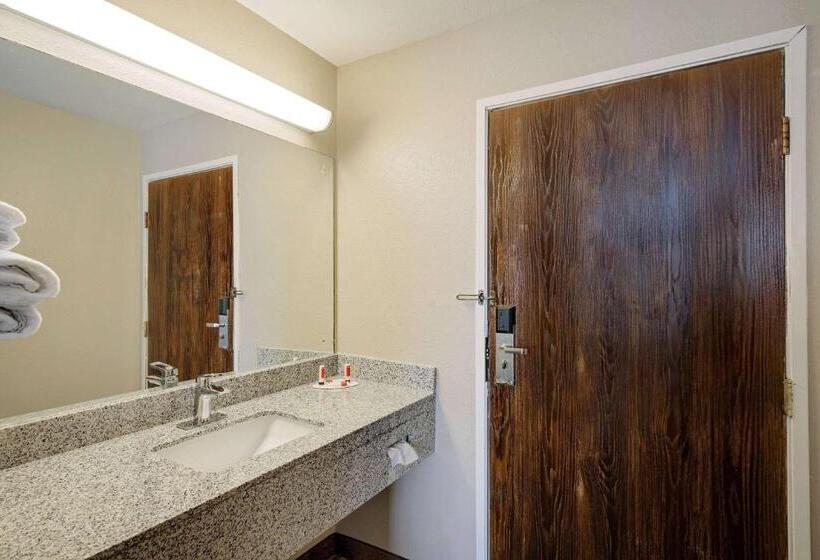 חדר סטנדרט עם מיטת קינג, Super 8 By Wyndham Lexington Hamburg Area