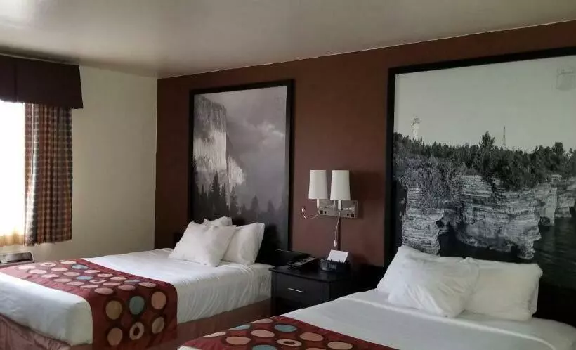 Standard-invahuone, Super 8 By Wyndham Ashland
