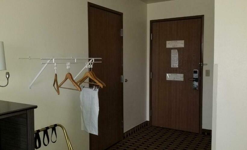 غرفة قياسية لذوى الاحتياجات الخاصة, Super 8 By Wyndham Ashland