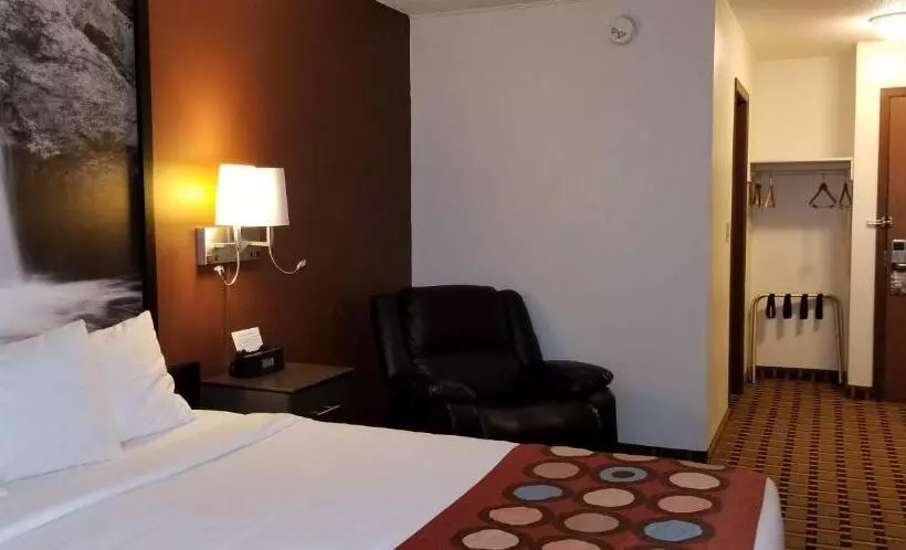 Standard-huone King-vuode, Super 8 By Wyndham Ashland
