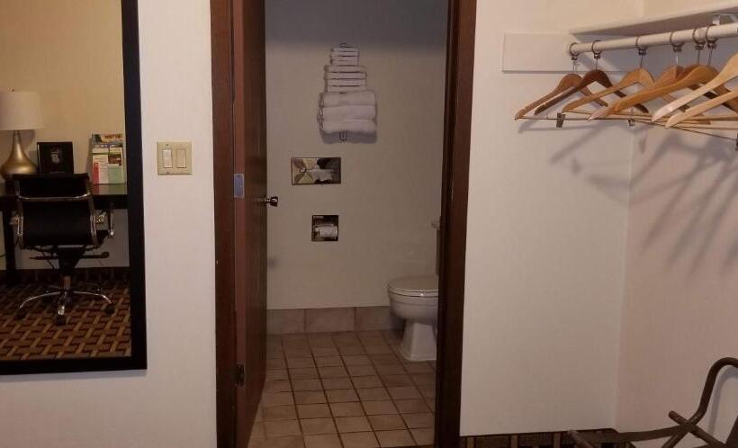 إستوديو قياسى سرير كينج, Super 8 By Wyndham Ashland