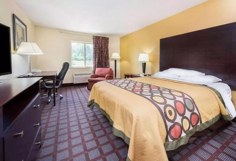 スタンダードスタジオ, Super 8 By Wyndham Bloomington University Area