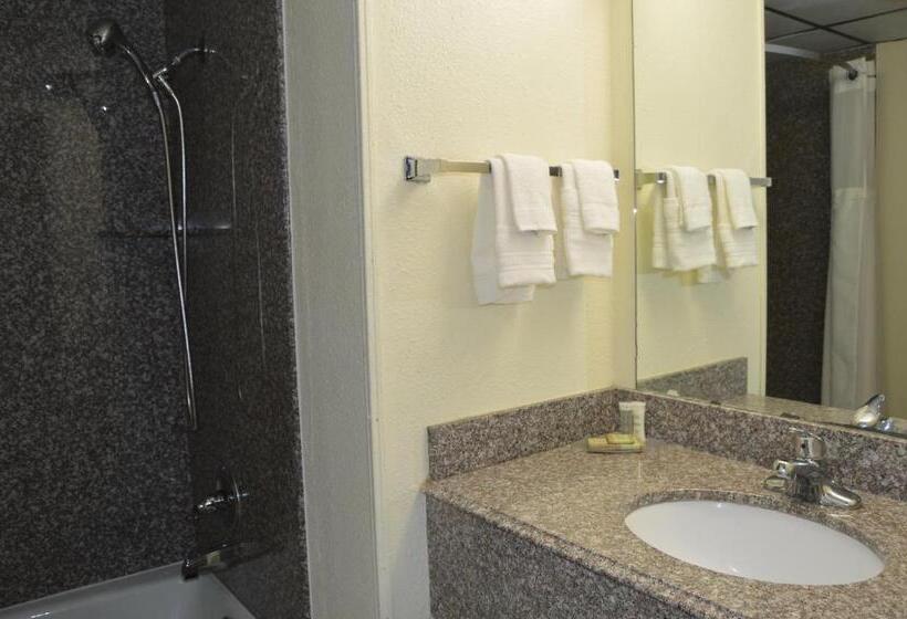 غرفة قياسية سرير كينج, Super 8 By Wyndham Clinton