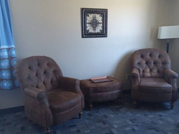 جناح, Super 8 By Wyndham Estherville