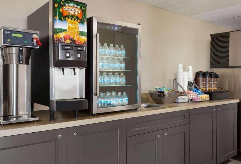 חדר סטנדרט, Super 8 By Wyndham Hannibal