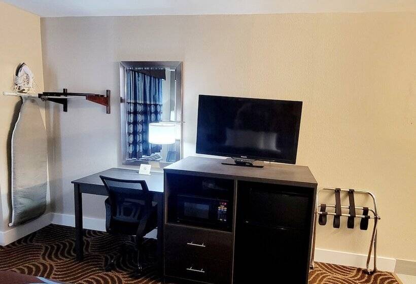 غرفه قياسيه سريرين مزدوجين, Super 8 By Wyndham Marion Nc