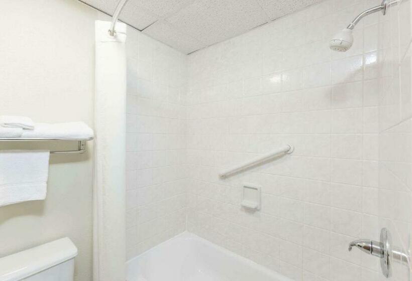 スタンダードルーム, Super 8 By Wyndham Newton