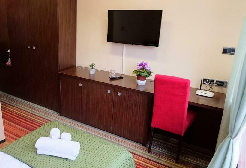 اتاق استاندارد یک نفره, Richi