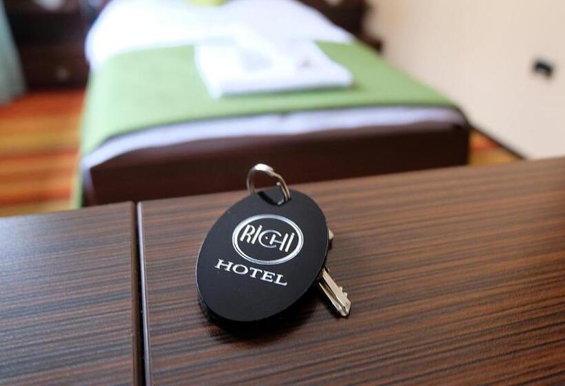 اتاق استاندارد یک نفره, Richi