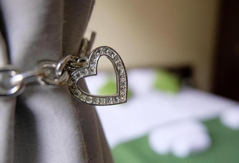 اتاق استاندارد, Richi