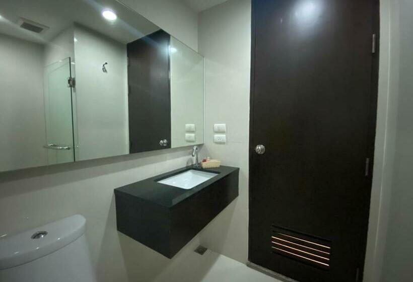 Standardrum King Size Säng, Teddy@thammasart