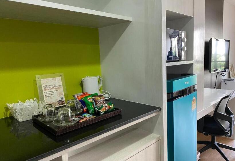 Svit med Balkong, Teddy@thammasart